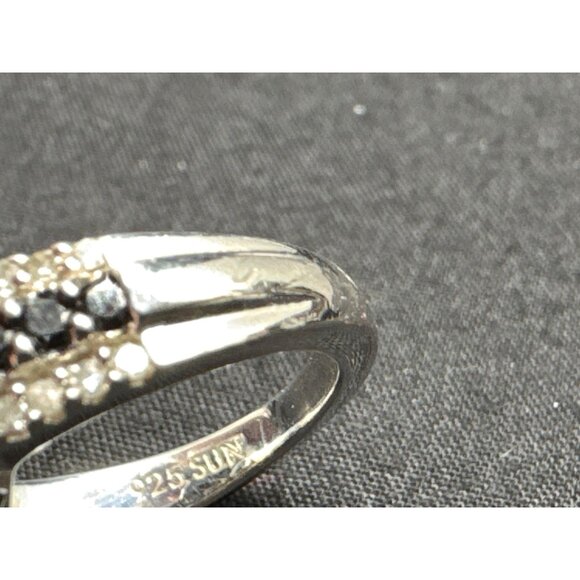 Sterling Silver Black & White Cubic Zirconia Halo Ring In Jewelry Box - Picture 12 of 12